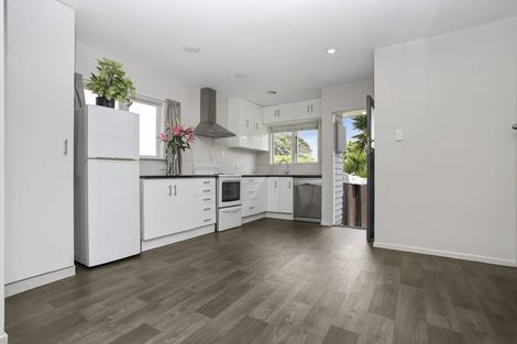 Photo of property in 7 Kamara Road, Glen Eden, Auckland, 0602