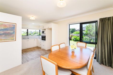 Photo of property in 12 Barnett Drive, Marton, 4710