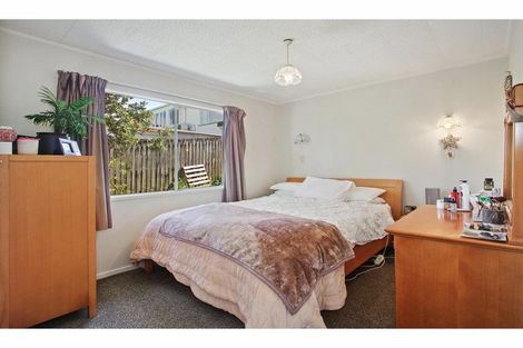 Photo of property in 2/57 Coronation Road, Hillcrest, Auckland, 0627