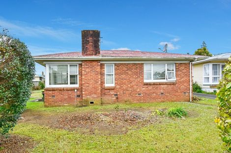 Photo of property in 10 Churchill Avenue, Manurewa, Auckland, 2102