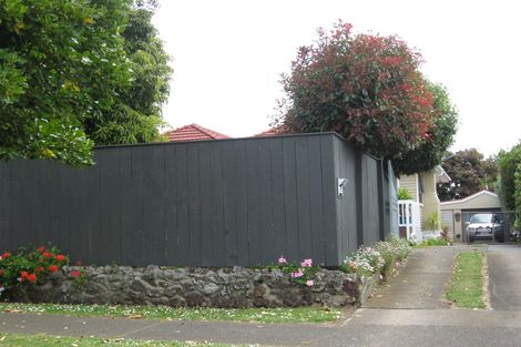 Photo of property in 9 Crawford Avenue, Mangere Bridge, Auckland, 2022
