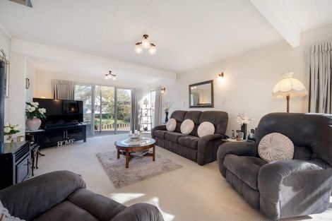 Photo of property in 10 Leewood Place, Pakuranga Heights, Auckland, 2010