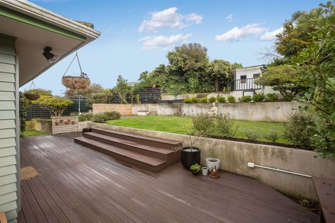 Photo of property in 5 Woolwich Close, Whitby, Porirua, 5024