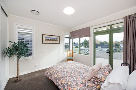 Photo of property in 22 Opawa Place, Terrace End, Palmerston North, 4410