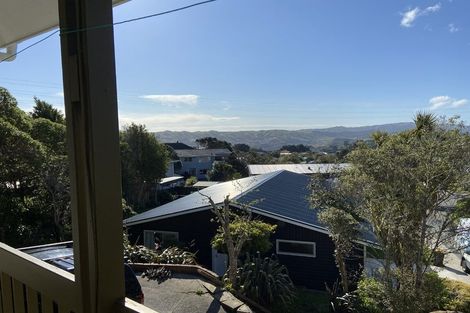 Photo of property in 20a Bloomsbury Grove, Newlands, Wellington, 6037