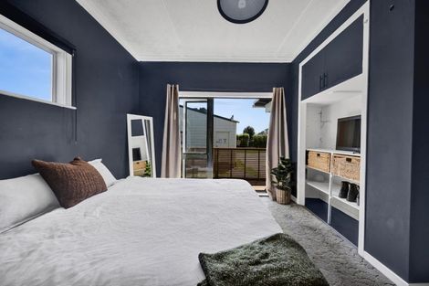 Photo of property in 18 Cumming Street, Okato, 4335