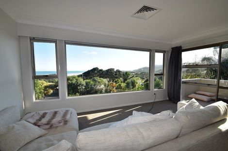 Photo of property in 24 Domain Crescent, Muriwai, Waimauku, 0881