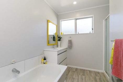 Photo of property in 10 Bowline Place, Whitby, Porirua, 5024