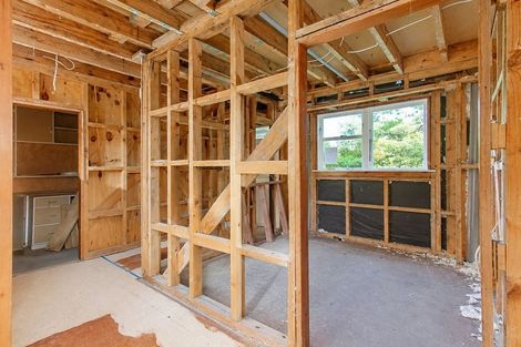 Photo of property in 33 Castor Crescent, Cannons Creek, Porirua, 5024