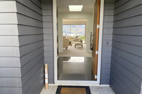 Photo of property in 7 Valley Crescent, Wanaka, 9305