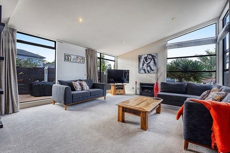 Photo of property in 23 Malin Place, Pinehill, Auckland, 0632