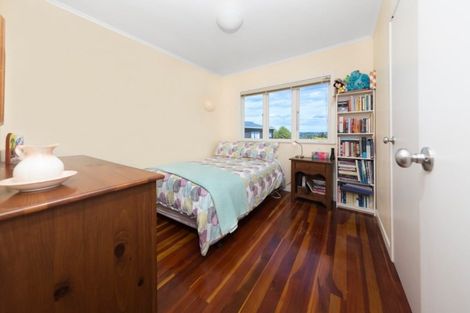 Photo of property in 1/188 East Coast Road, Forrest Hill, Auckland, 0620