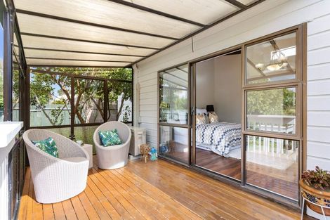 Photo of property in 9 Sturm Avenue, Massey, Auckland, 0614