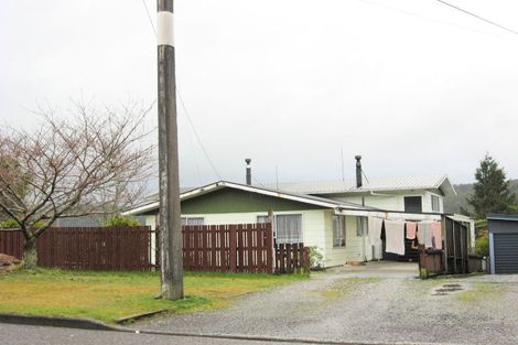 Photo of property in 75 Omapere Street, Dobson, Greymouth, 7805