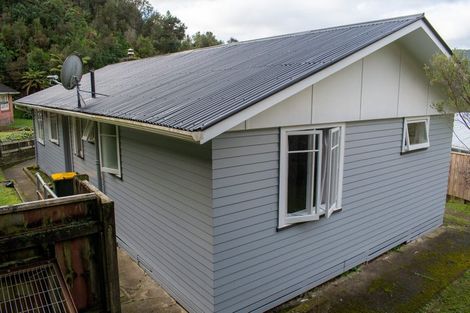 Photo of property in 29 Shackleton Grove, Stokes Valley, Lower Hutt, 5019