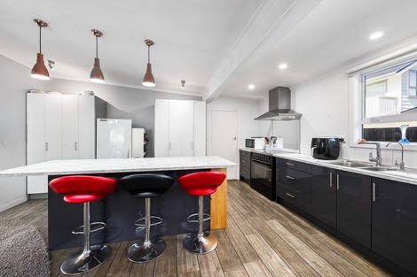 Photo of property in 24 Beach Road, Waikawa, Picton, 7220