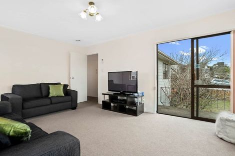 Photo of property in 22 West Harbour Drive, West Harbour, Auckland, 0618