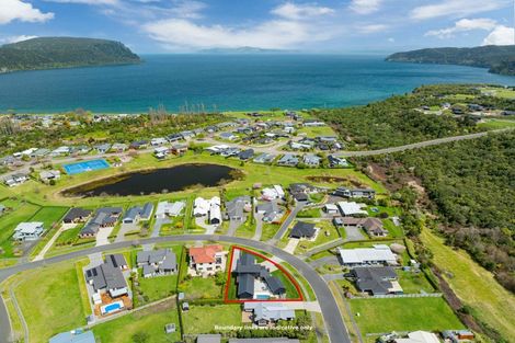 Photo of property in 14 Pukeko Way, Kinloch, Taupo, 3377