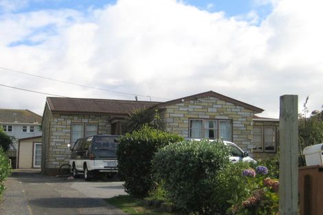 Photo of property in 32 Glamis Avenue, Strathmore Park, Wellington, 6022