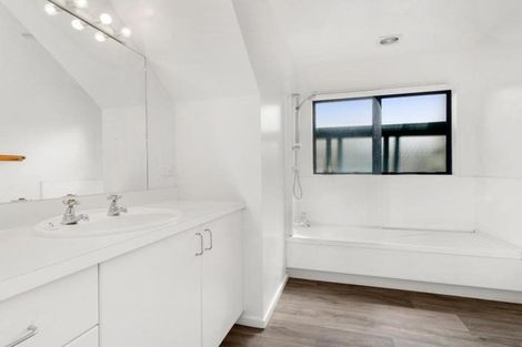 Photo of property in 2/16 Aubrey Crescent, Rainbow Point, Taupo, 3330