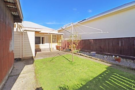 Photo of property in 28 Luxford Street, Berhampore, Wellington, 6023