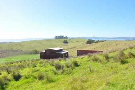 Photo of property in 1742 South Head Road, South Head, Helensville, 0874