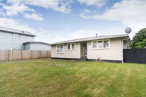 Photo of property in 14 Otaki Place, Westbrook, Palmerston North, 4412