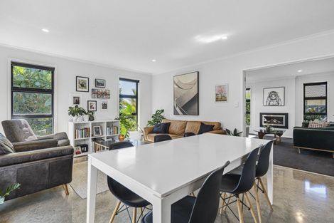 Photo of property in 5 Cessna Lane, Glen Avon, New Plymouth, 4312