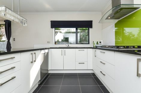 Photo of property in 35 Whitney Place, Rototuna North, Hamilton, 3210