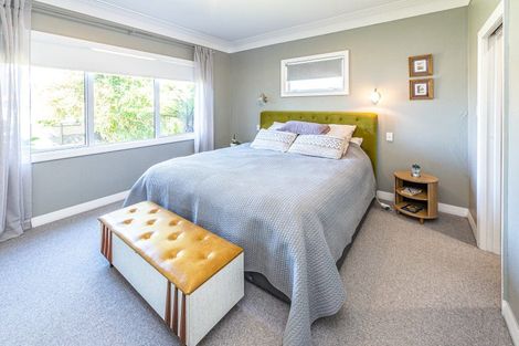 Photo of property in 2 Tarata Street, Saint Johns Hill, Whanganui, 4501