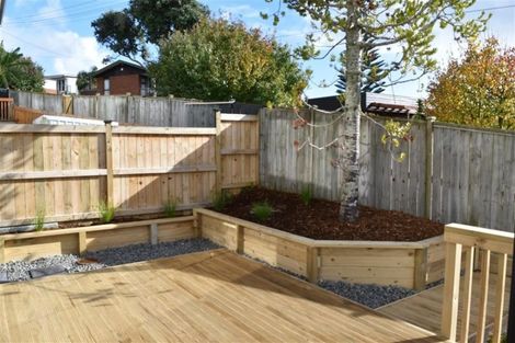 Photo of property in 18a Lyons Avenue, Murrays Bay, Auckland, 0630