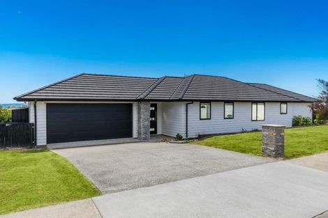Photo of property in 2 Ruth Craig Place, Stanmore Bay, Whangaparaoa, 0932