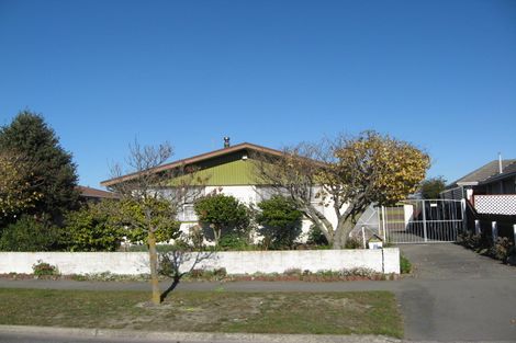 Photo of property in 24 Palmers Road, New Brighton, Christchurch, 8083