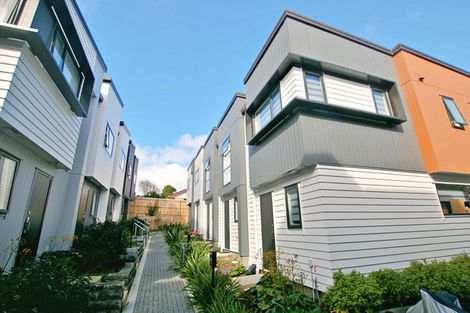 Photo of property in 52 Raupeti Lane, Henderson, Auckland, 0612