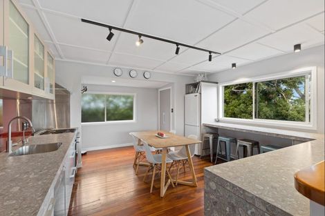 Photo of property in 220 Wade River Road, Wade Heads, Whangaparaoa, 0932