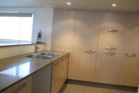 Photo of property in 1/43 Castor Bay Road, Castor Bay, Auckland, 0620