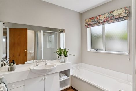 Photo of property in 11 Kotare Street, Fendalton, Christchurch, 8041