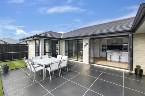 Photo of property in 19 Lloyds Close, Rolleston, 7614