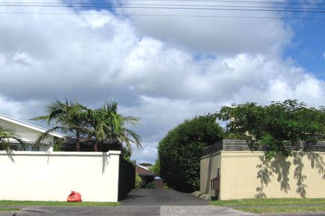 Photo of property in 1/92 East Coast Road, Milford, Auckland, 0620