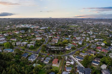 Photo of property in 19 Woodcote Drive, Glenfield, Auckland, 0629