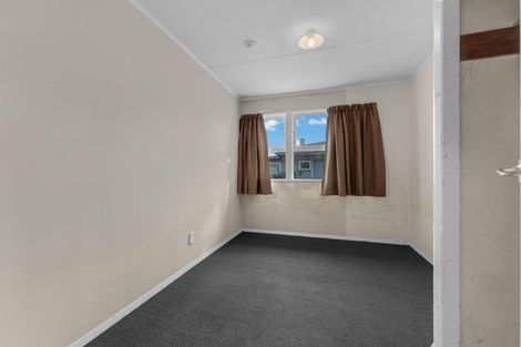 Photo of property in 76 Cambridge Terrace, Papatoetoe, Auckland, 2025