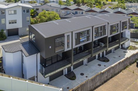 Photo of property in 17a John Jennings Drive, Oteha, Auckland, 0632