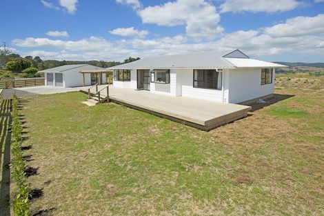 Photo of property in 1400 Kaipara Coast Highway, Kaukapakapa, 0984