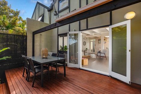 Photo of property in 2/7a Seaside Avenue, Waterview, Auckland, 1026