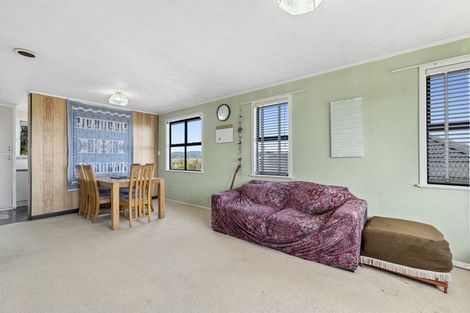 Photo of property in 24 School Road, Te Atatu South, Auckland, 0610