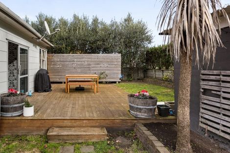 Photo of property in 2 Main Street, Hospital Hill, Napier, 4110