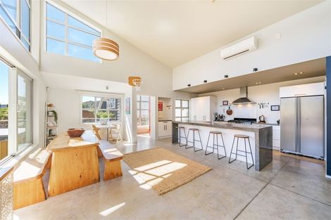 Photo of property in 27 Carlow Grove, Birchville, Upper Hutt, 5018