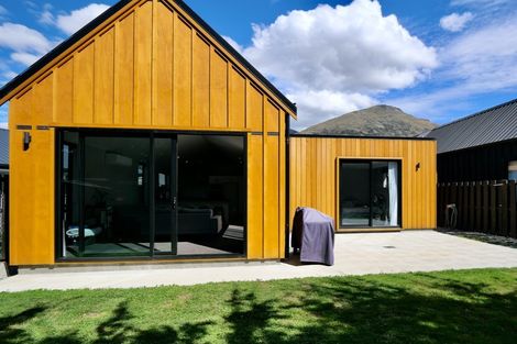 Photo of property in 3 Bathans Lane, Lake Hayes, Queenstown, 9304