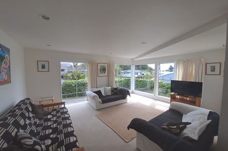 Photo of property in 21 Arden Place, Oakura, 4314