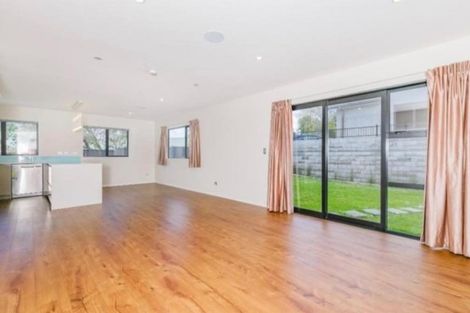 Photo of property in 3a Crystal Avenue, Glendene, Auckland, 0602